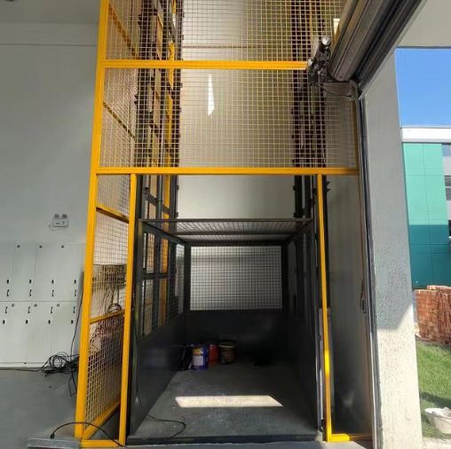 浦城导轨式升降机助力物流园破解运输难题